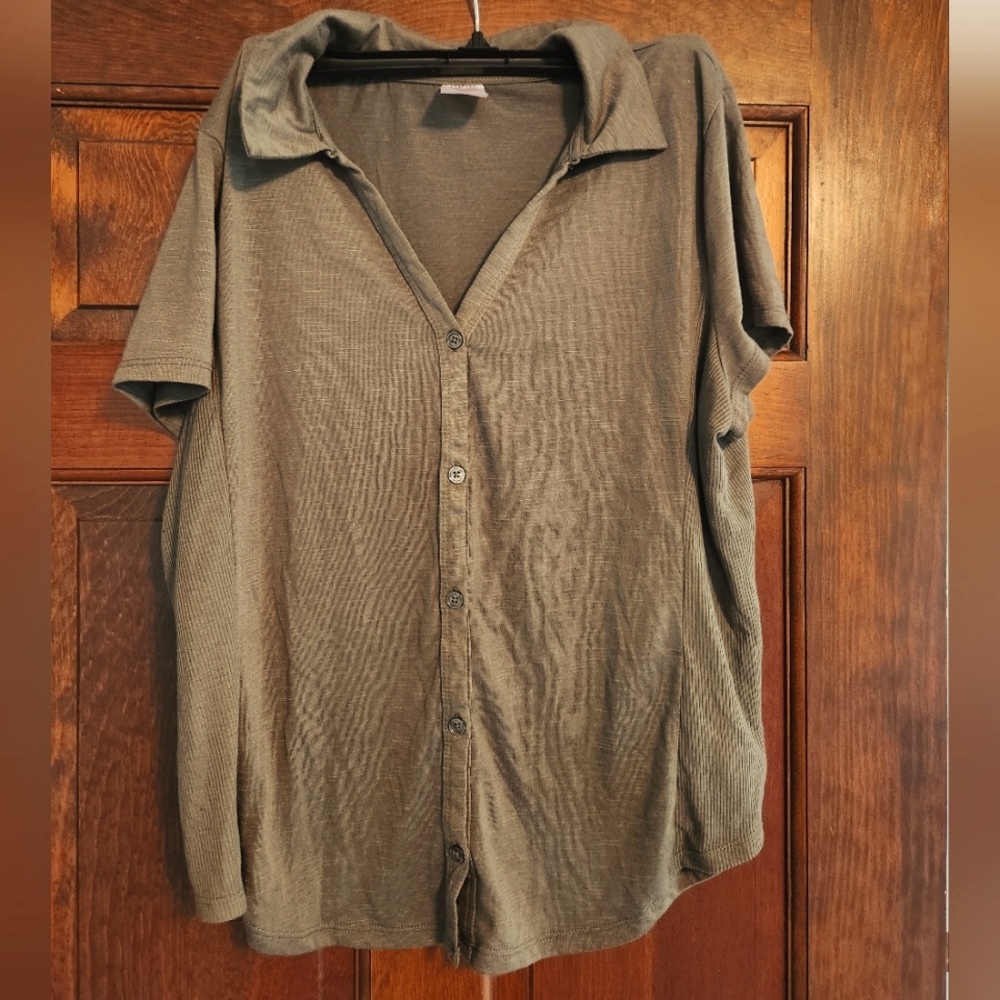 No Boundaries Women's top